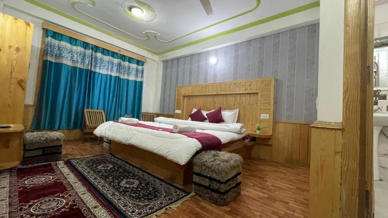 Hotel New Hilltop Inn Манали Экстерьер фото