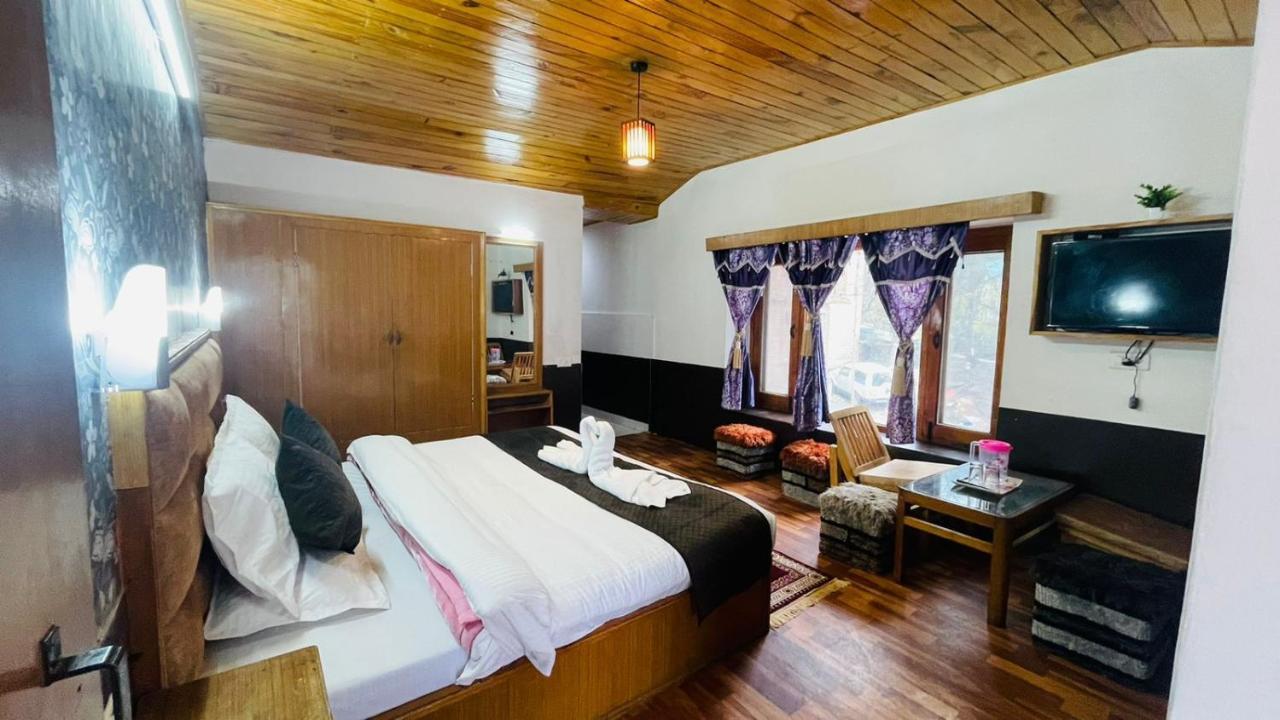 Hotel New Hilltop Inn Манали Экстерьер фото