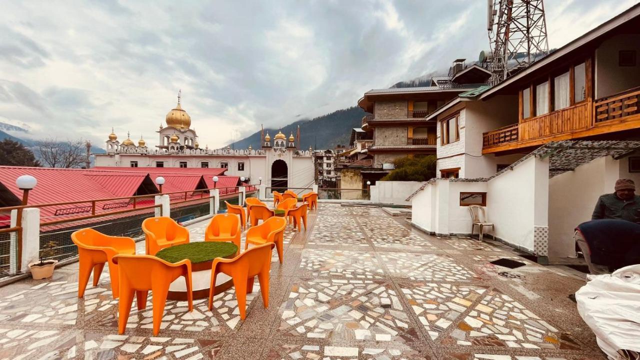 Hotel New Hilltop Inn Манали Экстерьер фото